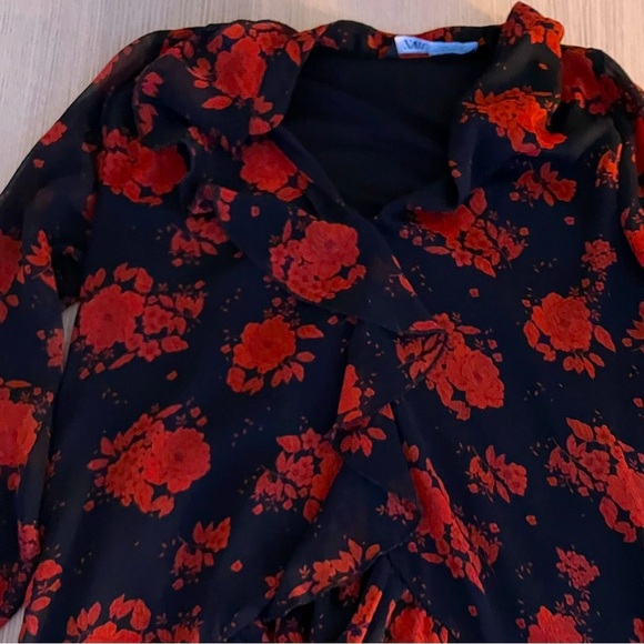 Floral Black and Red Dress - Picture 5 of 6